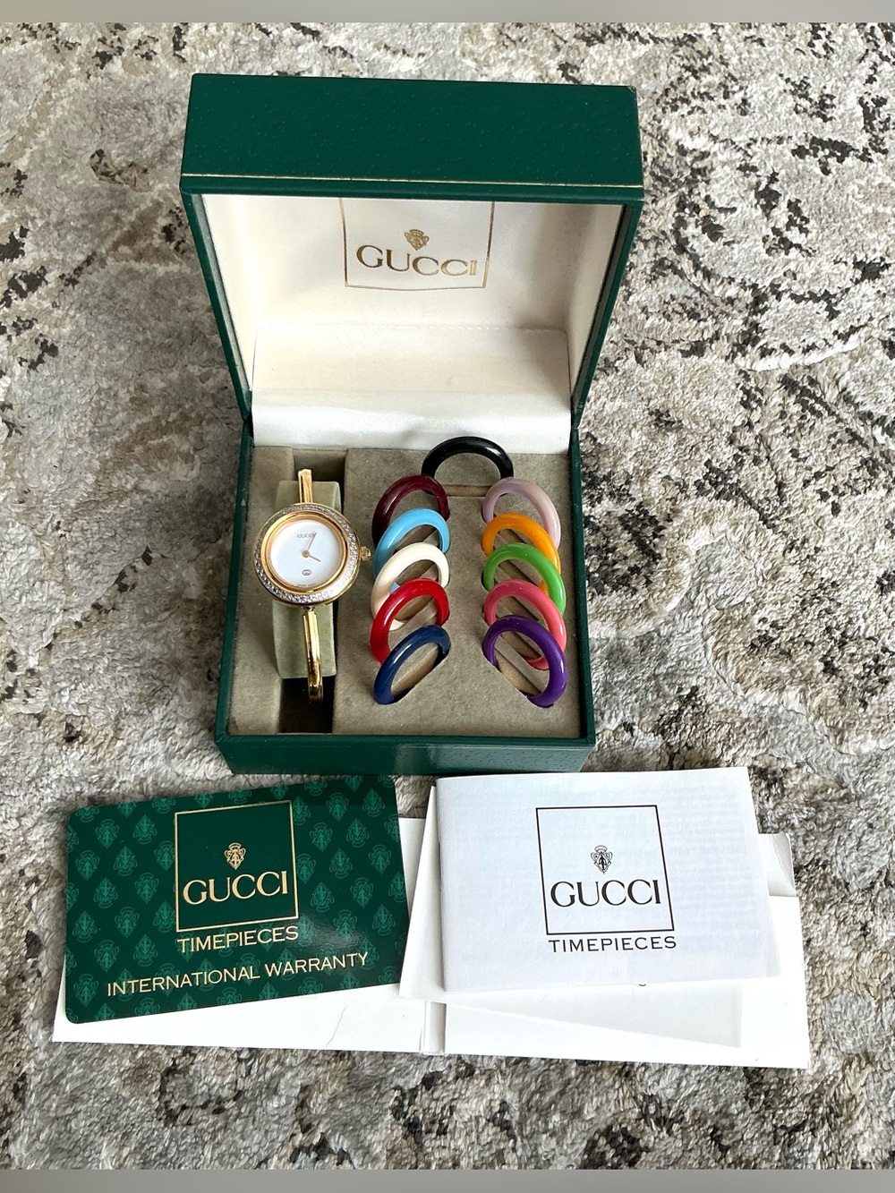 Gucci DRESSY Bangle Watch set with Interchangeable bezels❤️🔥❤️🔥❤️🔥 - Picture 10 of 15